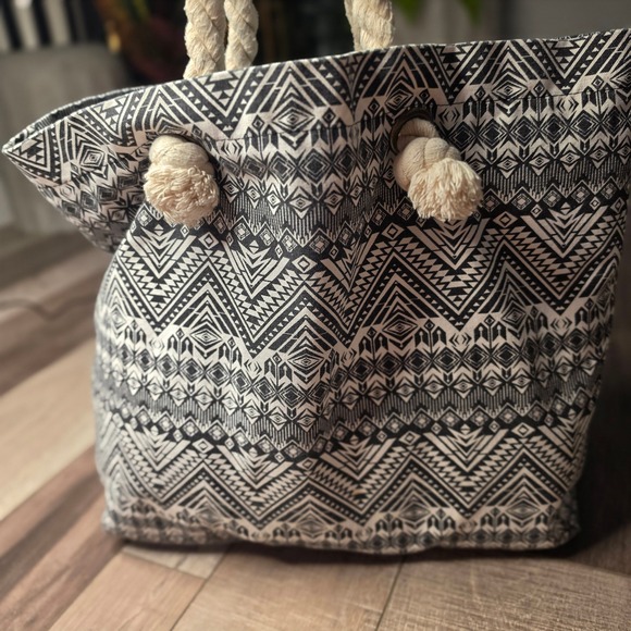 Unbranded Handbags - Steve Madden Tribal Geometric Tote Bag Black White Chevron Rope Handle Bag